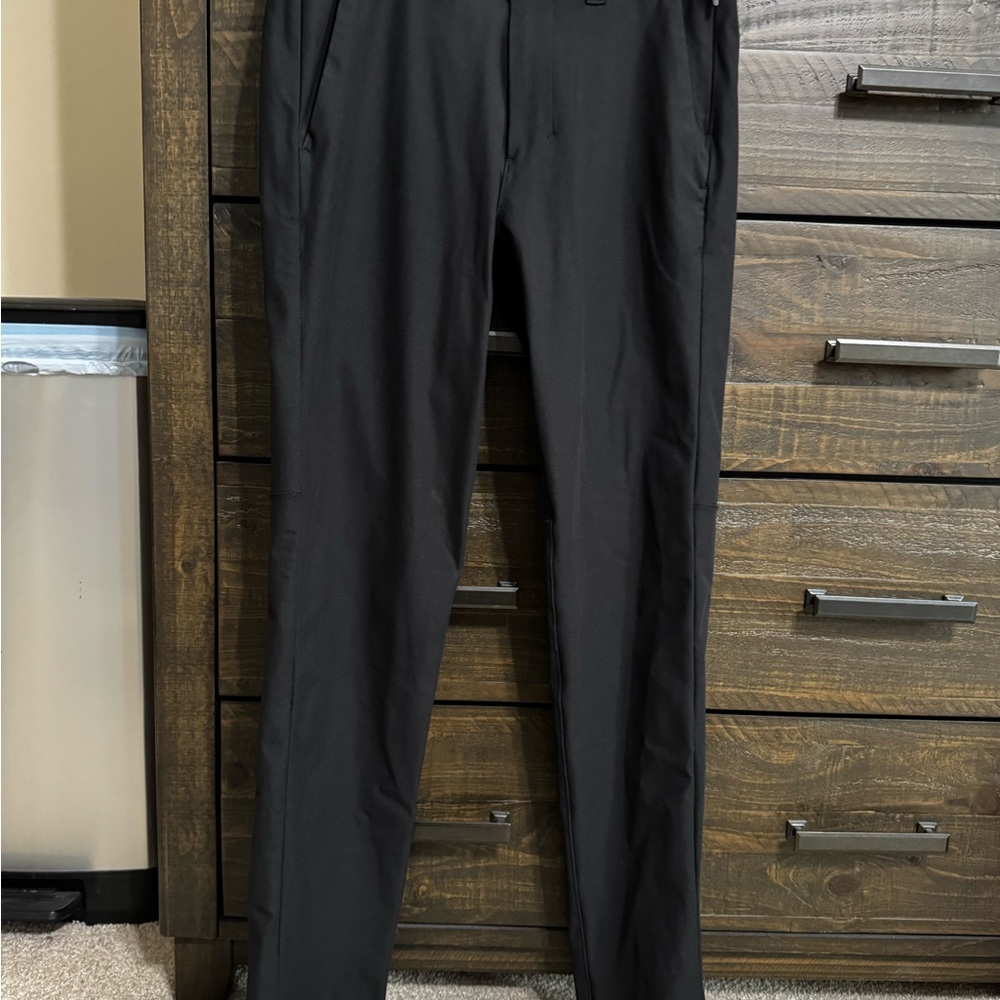 Men's Black Slim Fit Lululemon ABC Trousers/Pants 28 waist / 32 Length